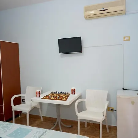 Hotel Elmar Golem (Tirana)